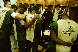 Illustration for article titled LeBron James and Coach Dru Joyce